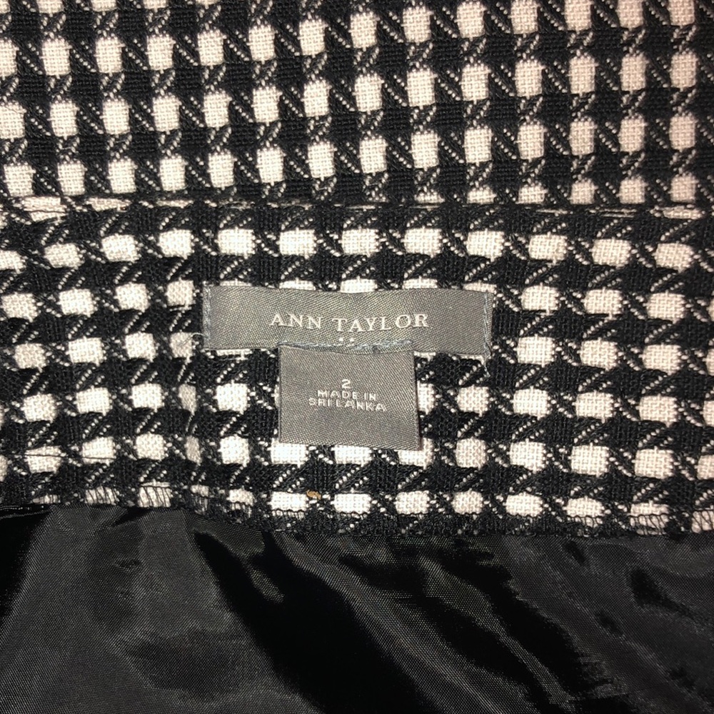 Ann Taylor houndstooth skirt 🌟 - Picture 6 of 6